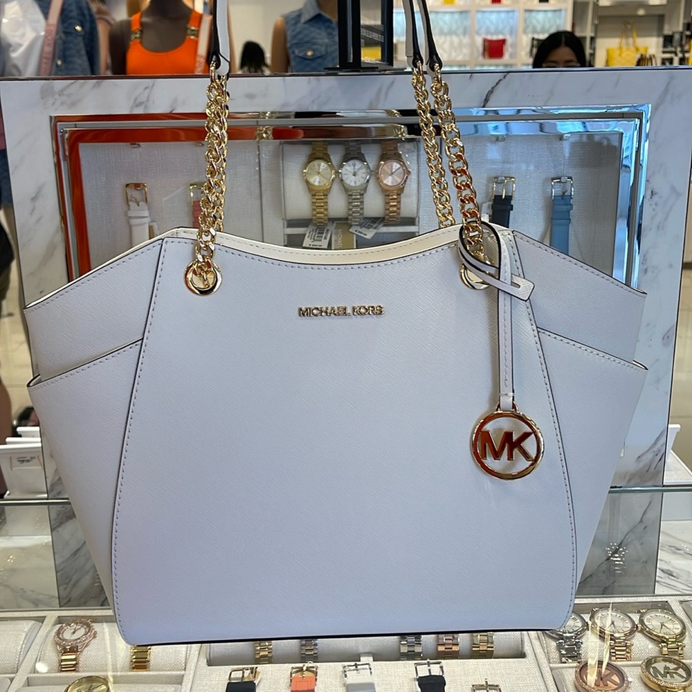 Michael Kors
Jet Set Travel Lg Saffiano Leather Chain Shoulder Tote
Optic White